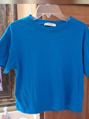 Women's Zenana Blue Boxy Crop Length Crewneck Tee Size Small